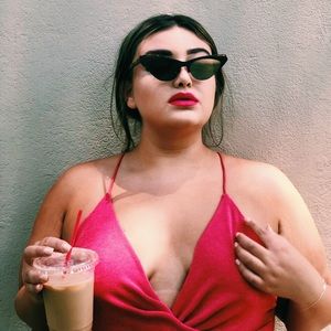 Meet your Posher, Claudia